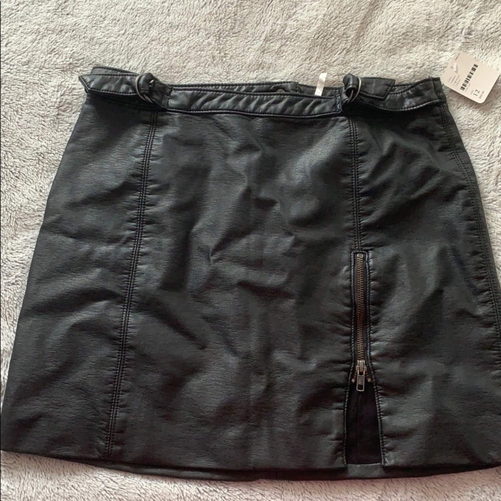 Faux leather mini skirt